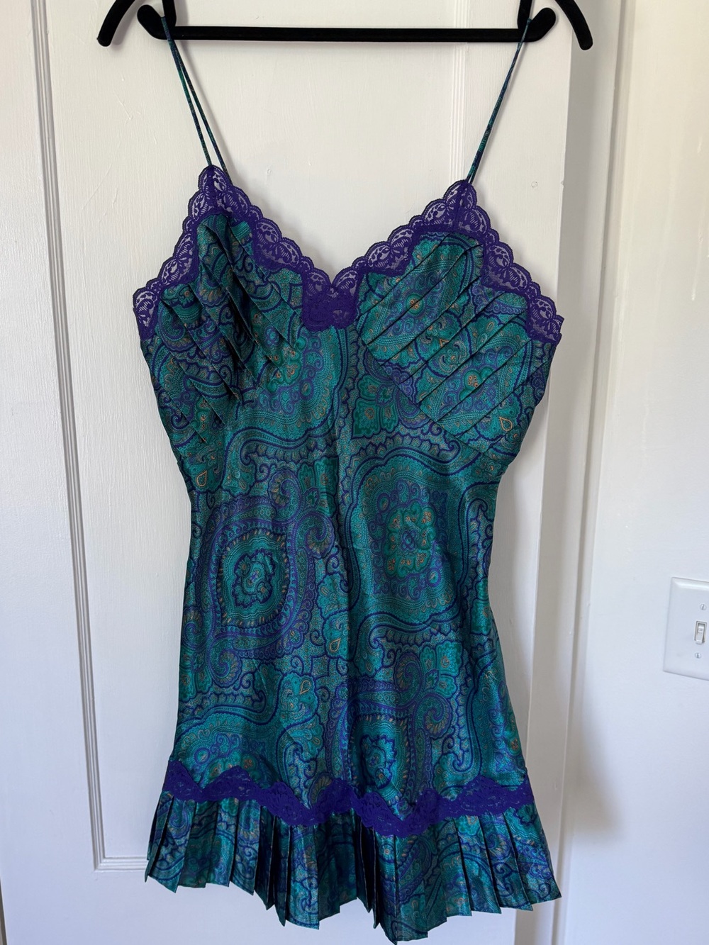 Victorias Secret Gold Label Lace/Pleated Slip Chemise